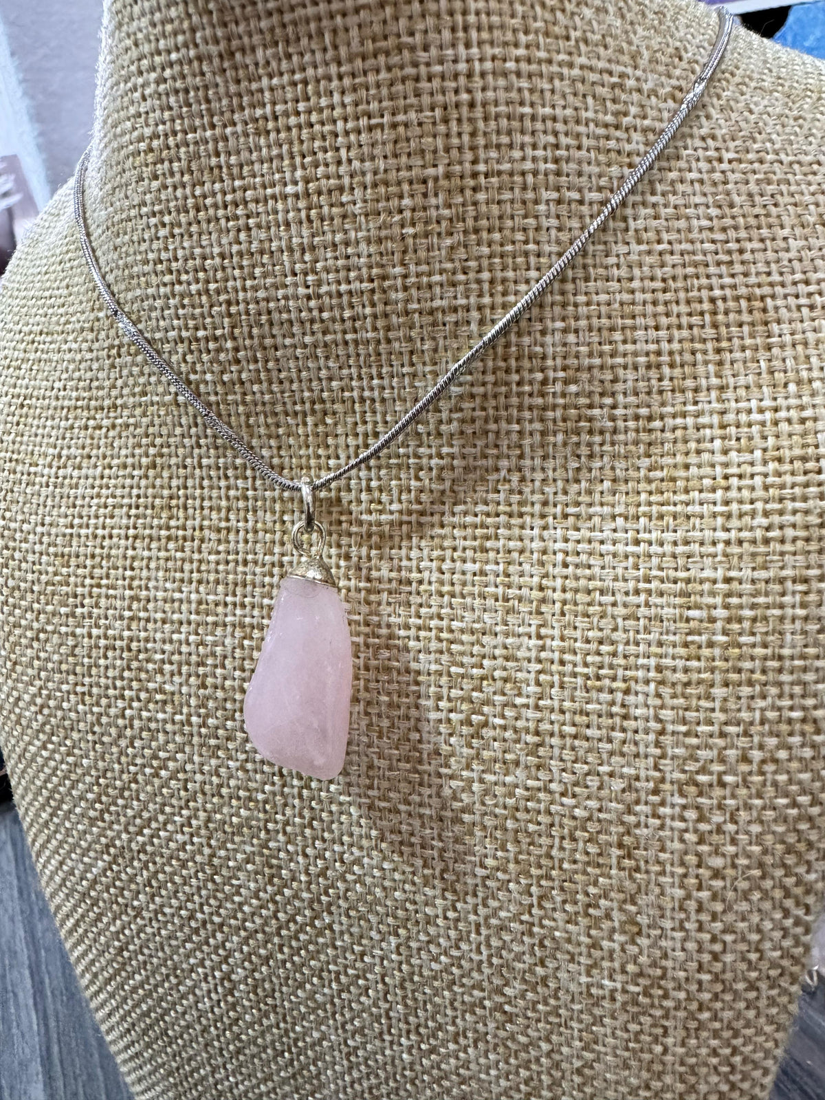 Dije con cadena Cuarzo Rosa