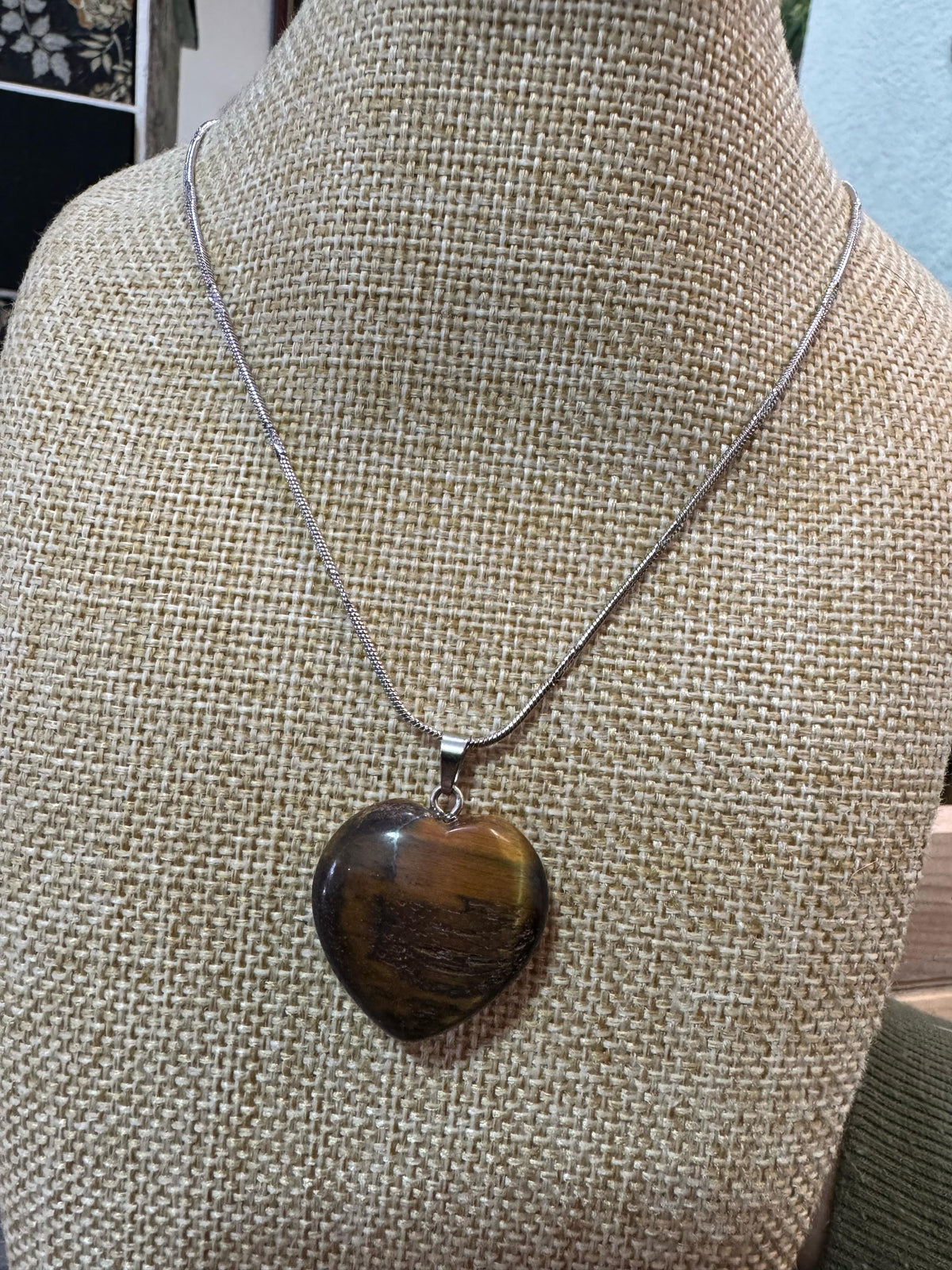 Dije con cadena corazón Ojo de Tigre