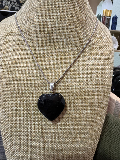 Dije con cadena Corazón Obsidiana