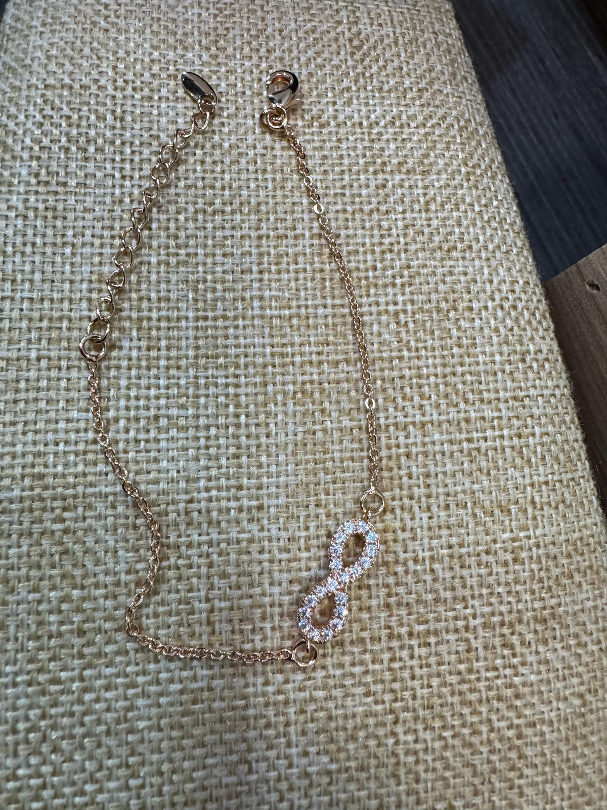 Pulsera Infinito Oro laminado y Zirconias